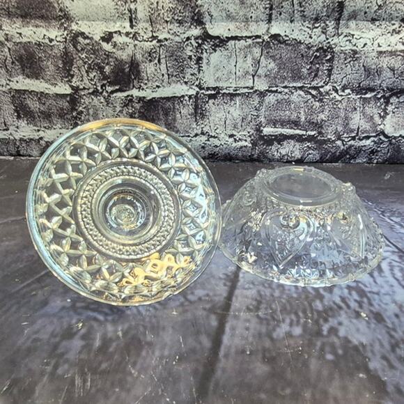 Vintage Carved Glass Clear Bowl Candy Dish With Lid - Picture 5 of 12